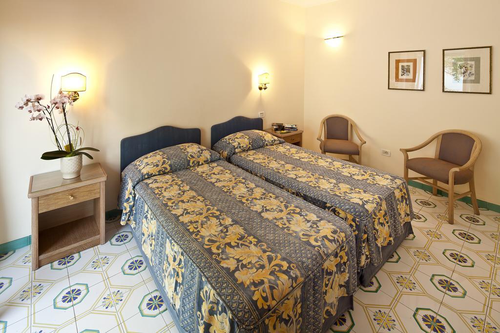 איסקיה Hotel Continental Mare מראה חיצוני תמונה